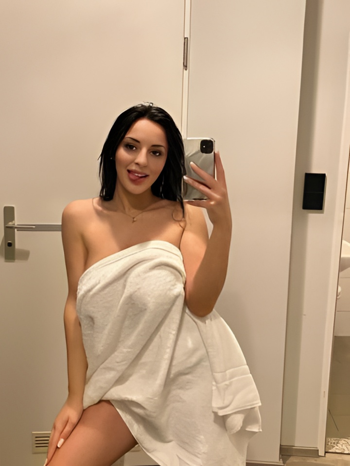 Олечка привлекательная девушка из Бодайбо цена от 2500 руб