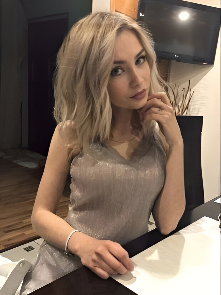 Ульяна привлекательная девушка из Бодайбо цена от 2500 руб